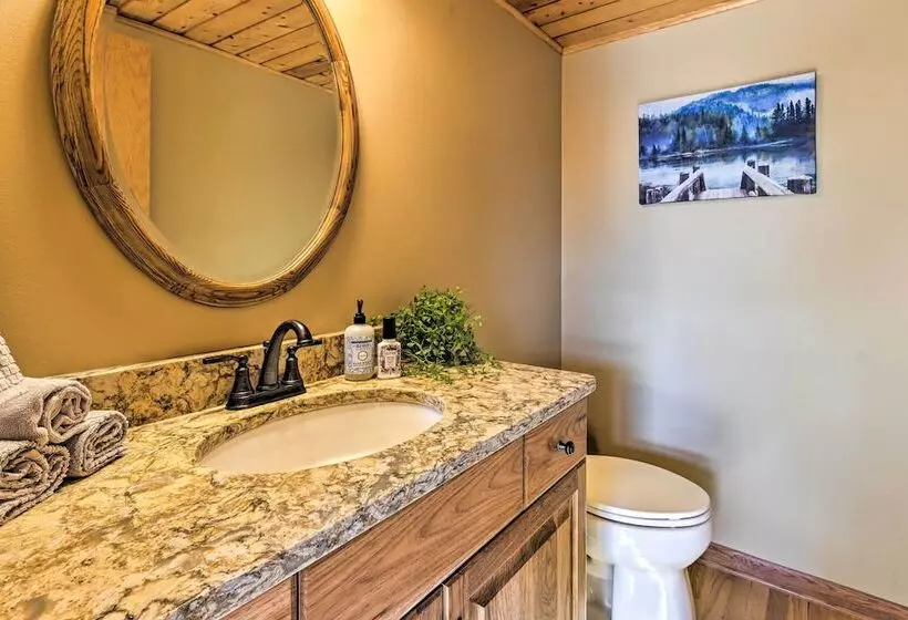 Lodge W/ Indoor Pool, Along Devil S Lake Park