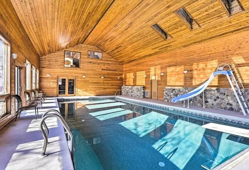 Lodge W/ Indoor Pool, Along Devil S Lake Park