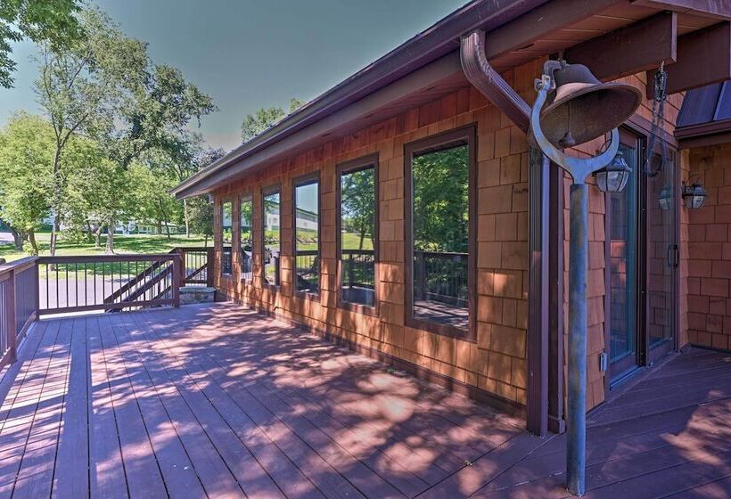 Lodge W/ Indoor Pool, Along Devil S Lake Park