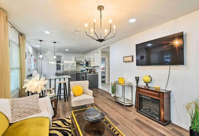 Lovely Historic Fort Worth Home W/ Deck