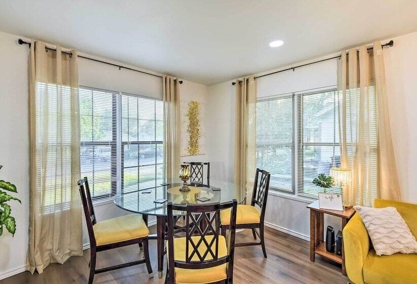 Lovely Historic Fort Worth Home W/ Deck