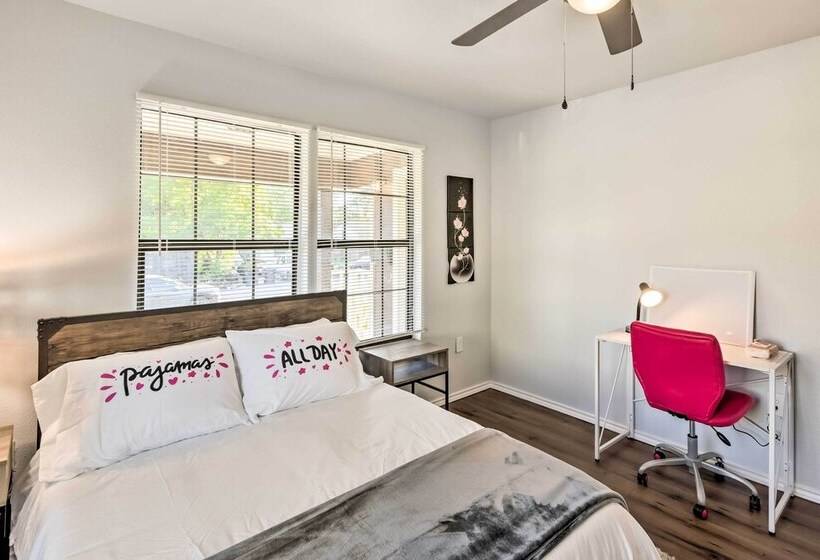 Lovely Historic Fort Worth Home W/ Deck