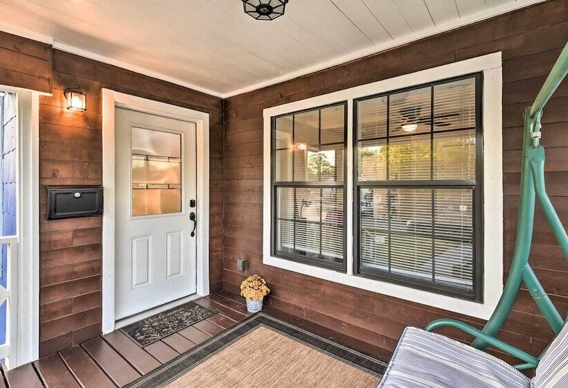 Lovely Historic Fort Worth Home W/ Deck