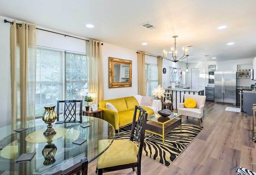 Lovely Historic Fort Worth Home W/ Deck