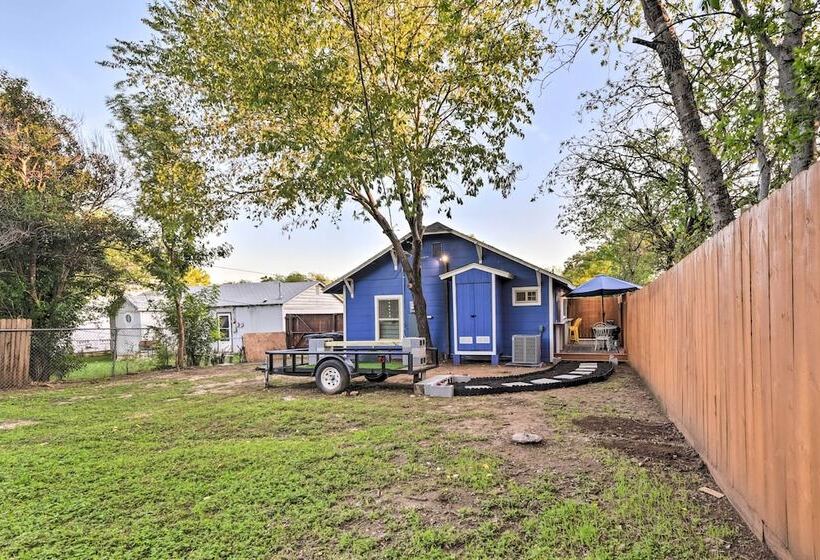 Lovely Historic Fort Worth Home W/ Deck