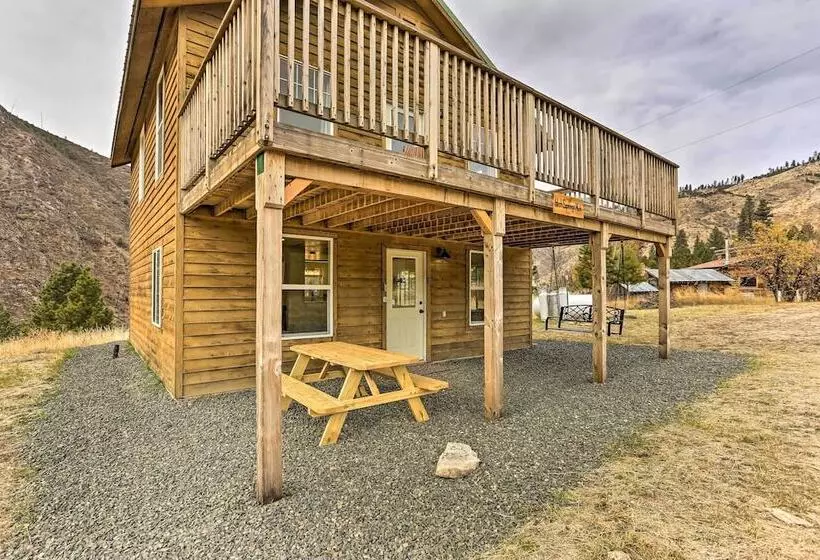 Lowman Outdoor Retreat: Walk To Hot Springs!