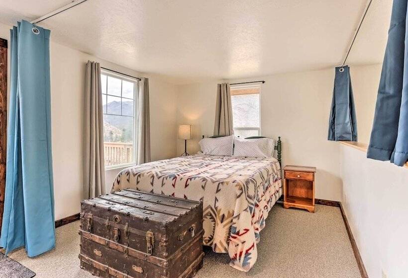 Lowman Outdoor Retreat: Walk To Hot Springs!