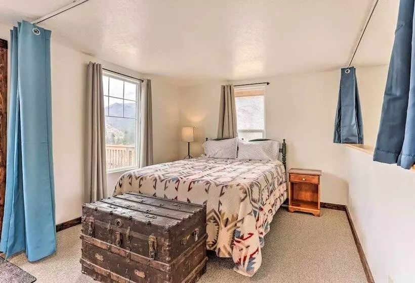 Lowman Outdoor Retreat: Walk To Hot Springs!