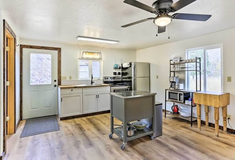 Lowman Outdoor Retreat: Walk To Hot Springs!