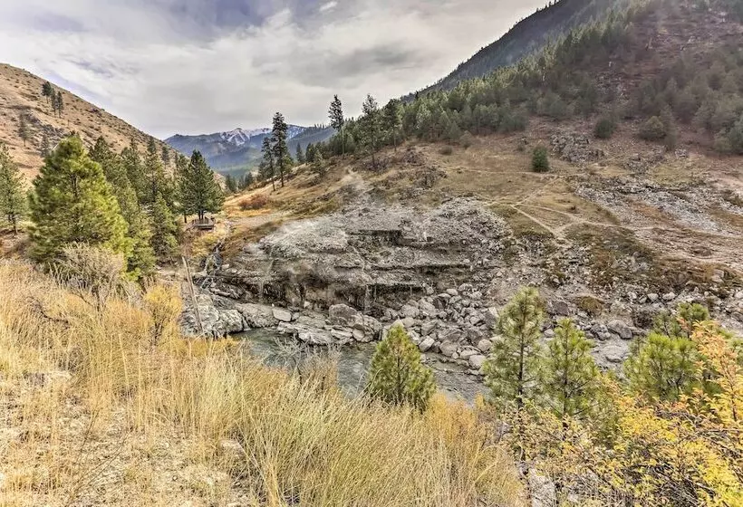 Lowman Outdoor Retreat: Walk To Hot Springs!