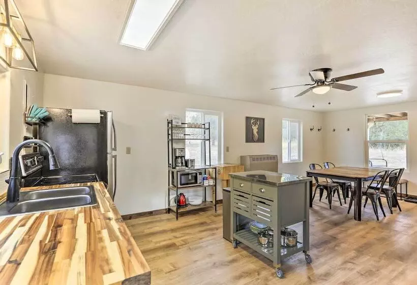 Lowman Outdoor Retreat: Walk To Hot Springs!