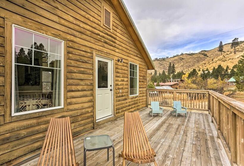 Lowman Outdoor Retreat: Walk To Hot Springs!