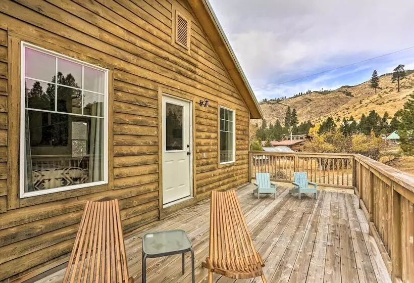 Lowman Outdoor Retreat: Walk To Hot Springs!