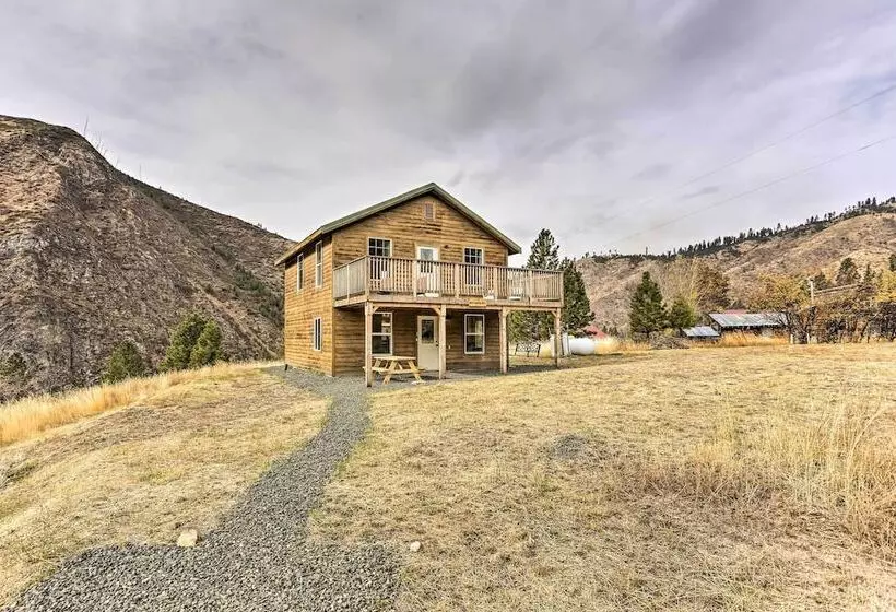 Lowman Outdoor Retreat: Walk To Hot Springs!