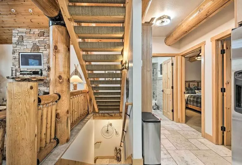 2 Mi To Dtwn: Arnold Cabin W/ Fire Pit & Deck!