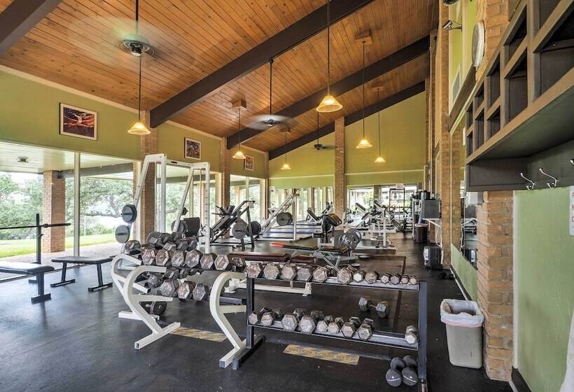 Modern Lago Vista Home W/ Pool & Lake Access!