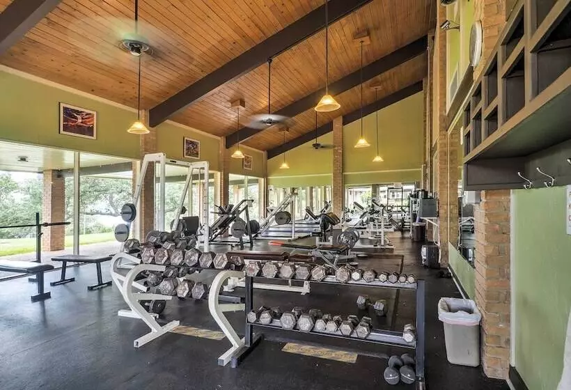 Modern Lago Vista Home W/ Pool & Lake Access!