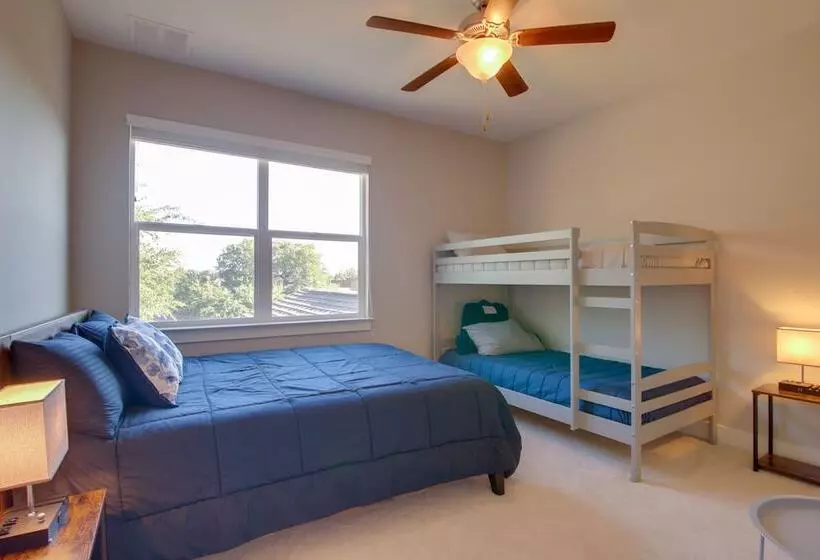 Modern Lago Vista Home W/ Pool & Lake Access!