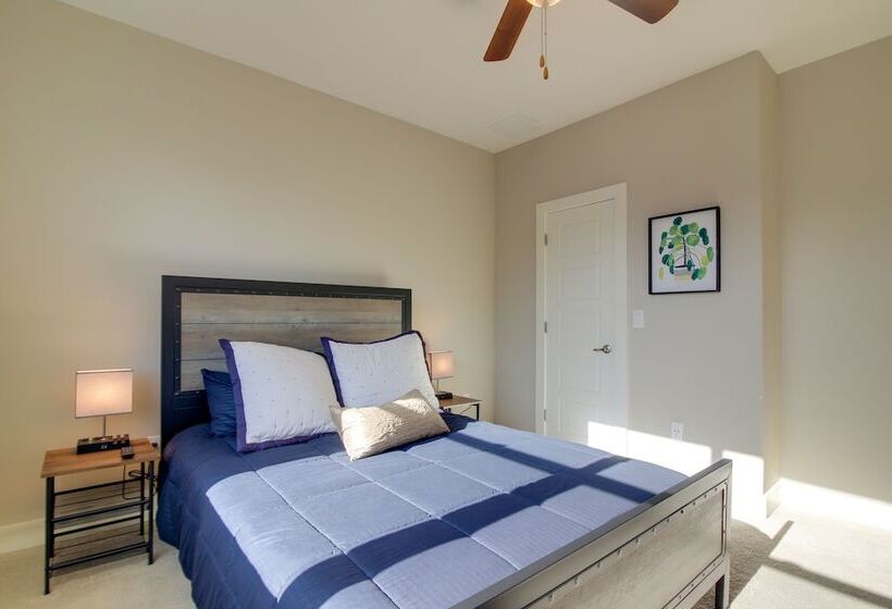 Modern Lago Vista Home W/ Pool & Lake Access!