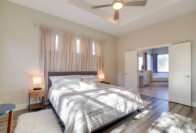 Modern Lago Vista Home W/ Pool & Lake Access!