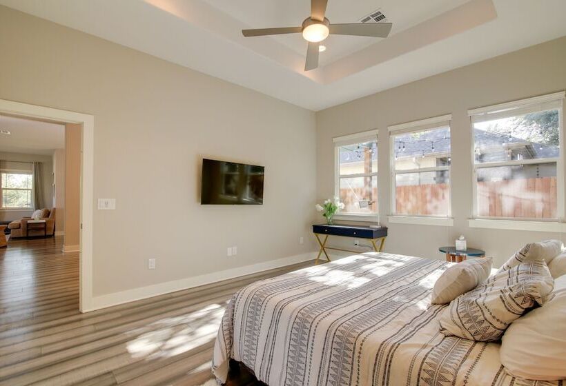 Modern Lago Vista Home W/ Pool & Lake Access!