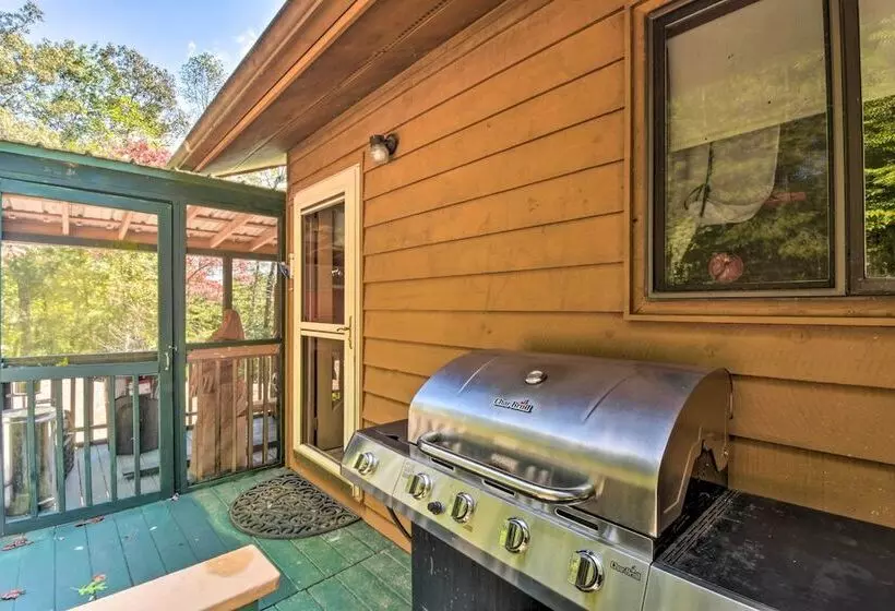 Murphy Cabin W/ Deck, Grill & Private Pond!