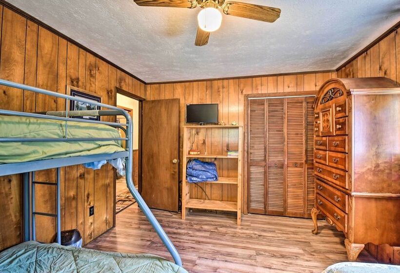 Murphy Cabin W/ Deck, Grill & Private Pond!