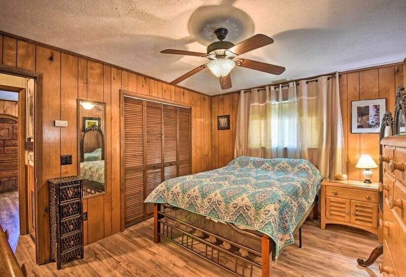 Murphy Cabin W/ Deck, Grill & Private Pond!