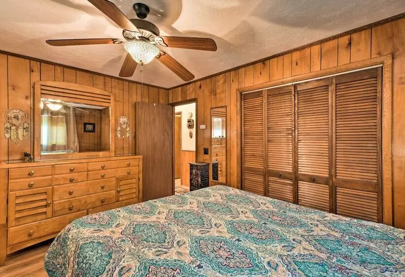 Murphy Cabin W/ Deck, Grill & Private Pond!