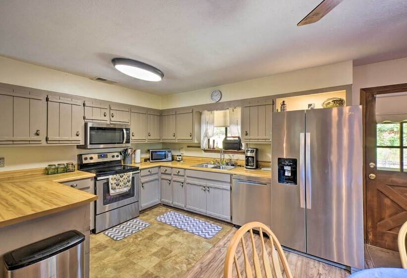 Murphy Cabin W/ Deck, Grill & Private Pond!