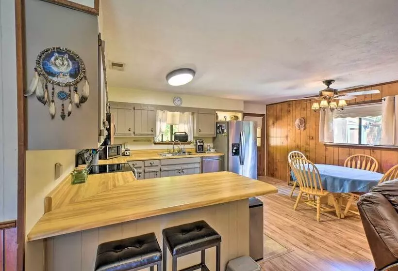 Murphy Cabin W/ Deck, Grill & Private Pond!