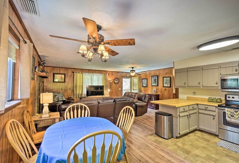 Murphy Cabin W/ Deck, Grill & Private Pond!