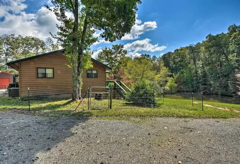 Murphy Cabin W/ Deck, Grill & Private Pond!
