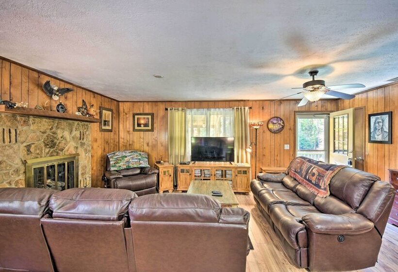 Murphy Cabin W/ Deck, Grill & Private Pond!