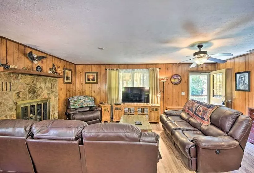 Murphy Cabin W/ Deck, Grill & Private Pond!