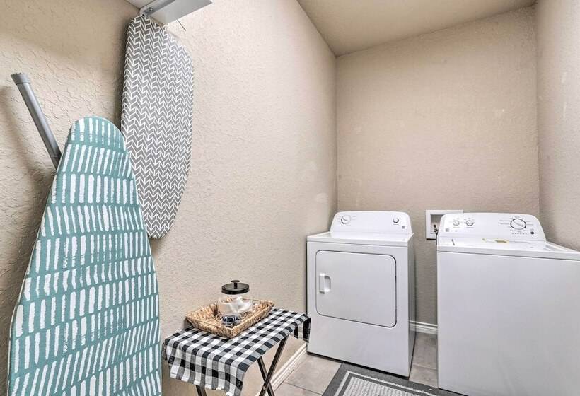 Peaceful Atascosa Home W/ Balcony & Deck!