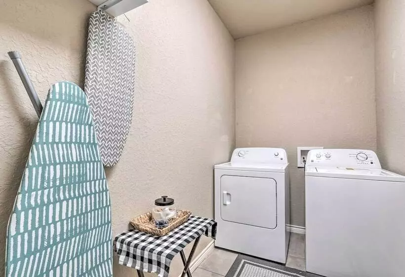 Peaceful Atascosa Home W/ Balcony & Deck!