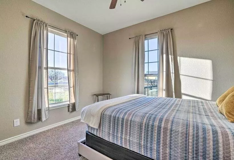 Peaceful Atascosa Home W/ Balcony & Deck!