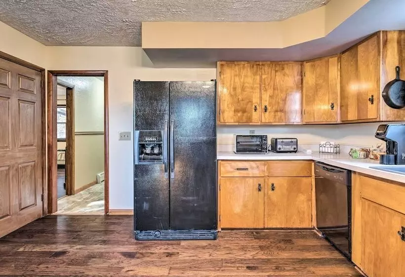 Peaceful Horseheads Hideaway W/ Deck & Yard!