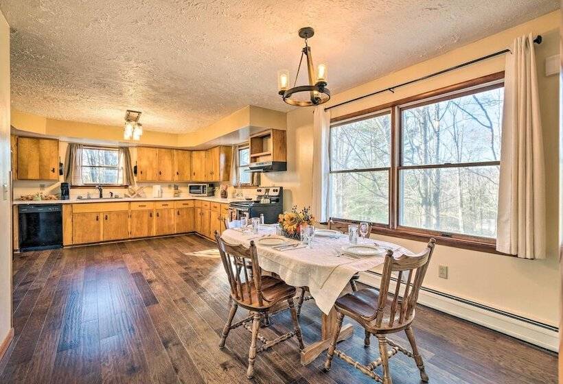 Peaceful Horseheads Hideaway W/ Deck & Yard!