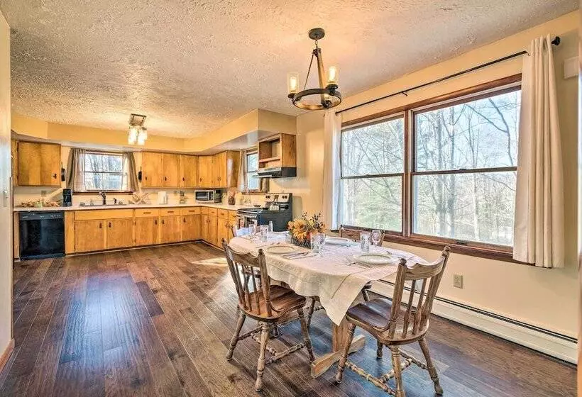 Peaceful Horseheads Hideaway W/ Deck & Yard!