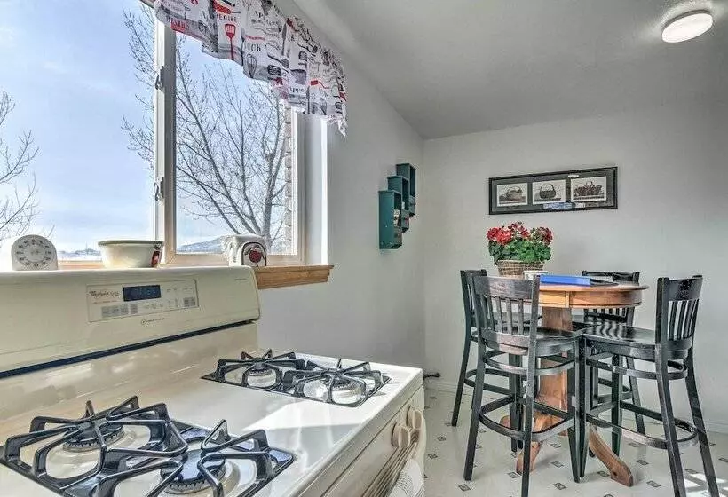 Pet Friendly Aurora House W/ Mountain Views!