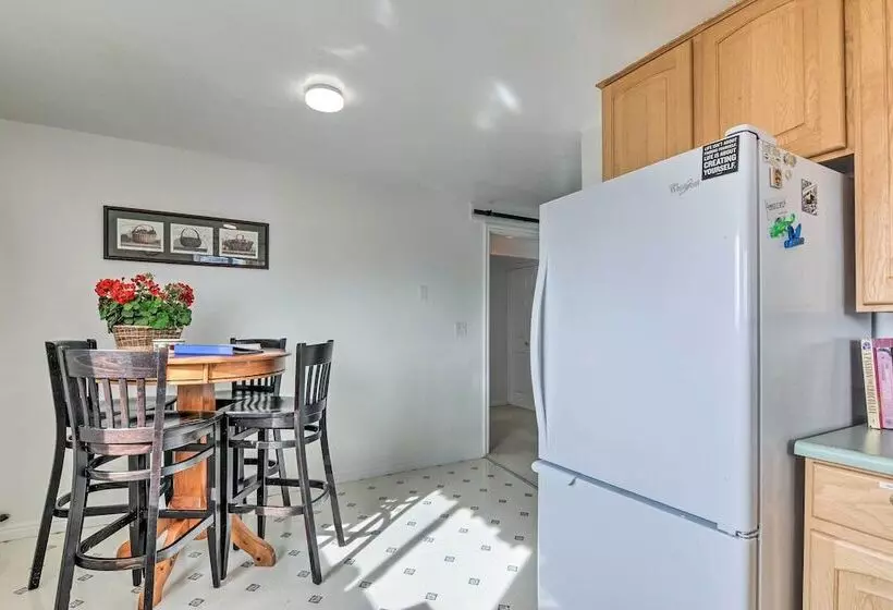 Pet Friendly Aurora House W/ Mountain Views!