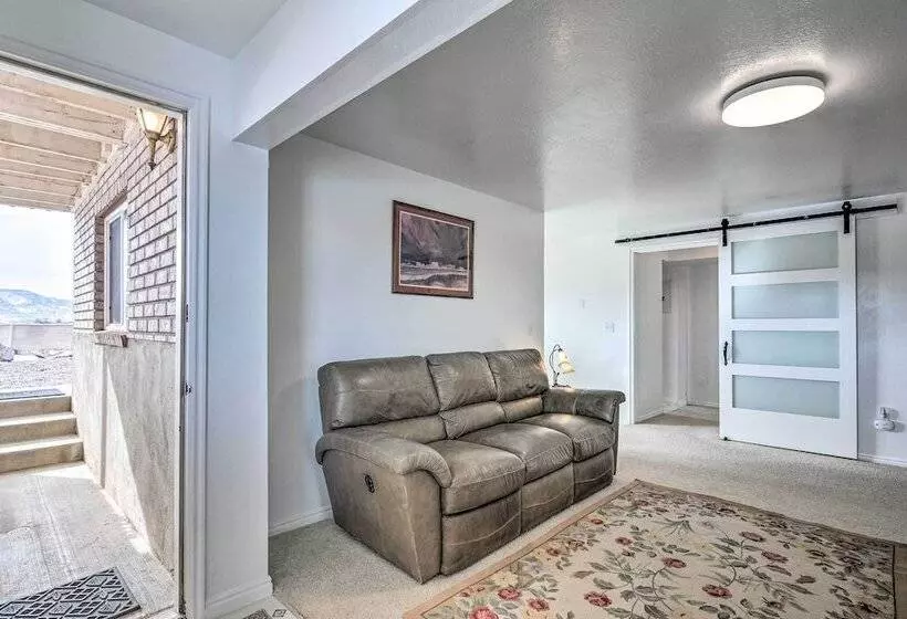 Pet Friendly Aurora House W/ Mountain Views!