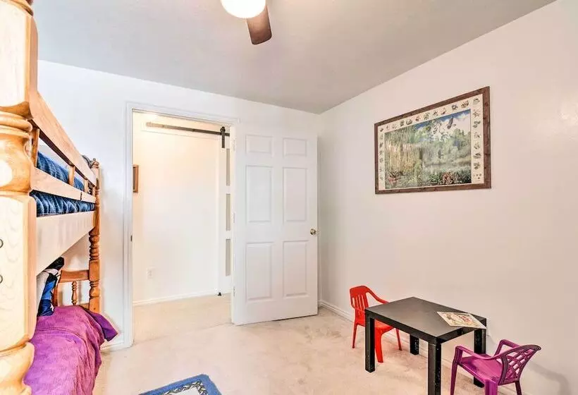 Pet Friendly Aurora House W/ Mountain Views!