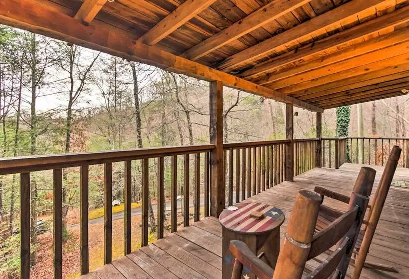 Pigeon Forge Cabin W/ Private Hot Tub!