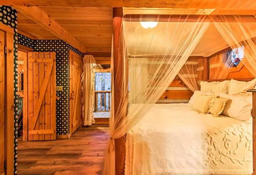 Pigeon Forge Cabin W/ Private Hot Tub!