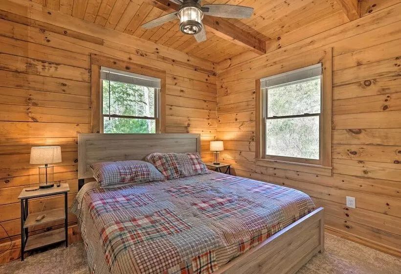 Remote Mountain Escape W/ Hot Tub & 122 Acres!