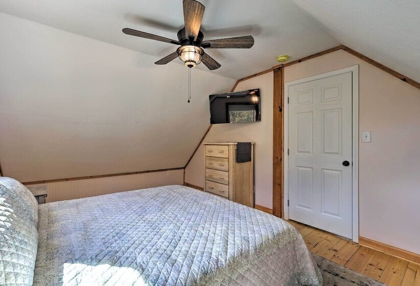 Remote Mountain Escape W/ Hot Tub & 122 Acres!