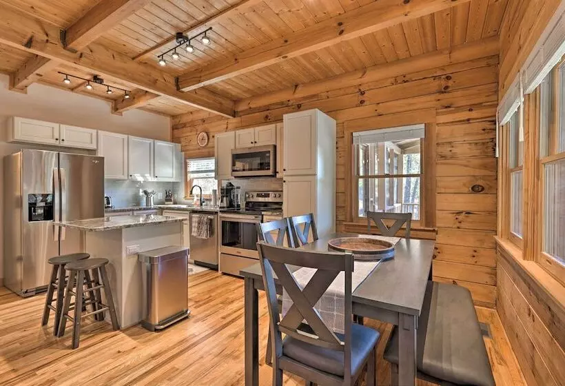 Remote Mountain Escape W/ Hot Tub & 122 Acres!
